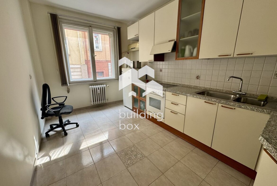 Офис/ Кантора под наем в ТОП център - 0