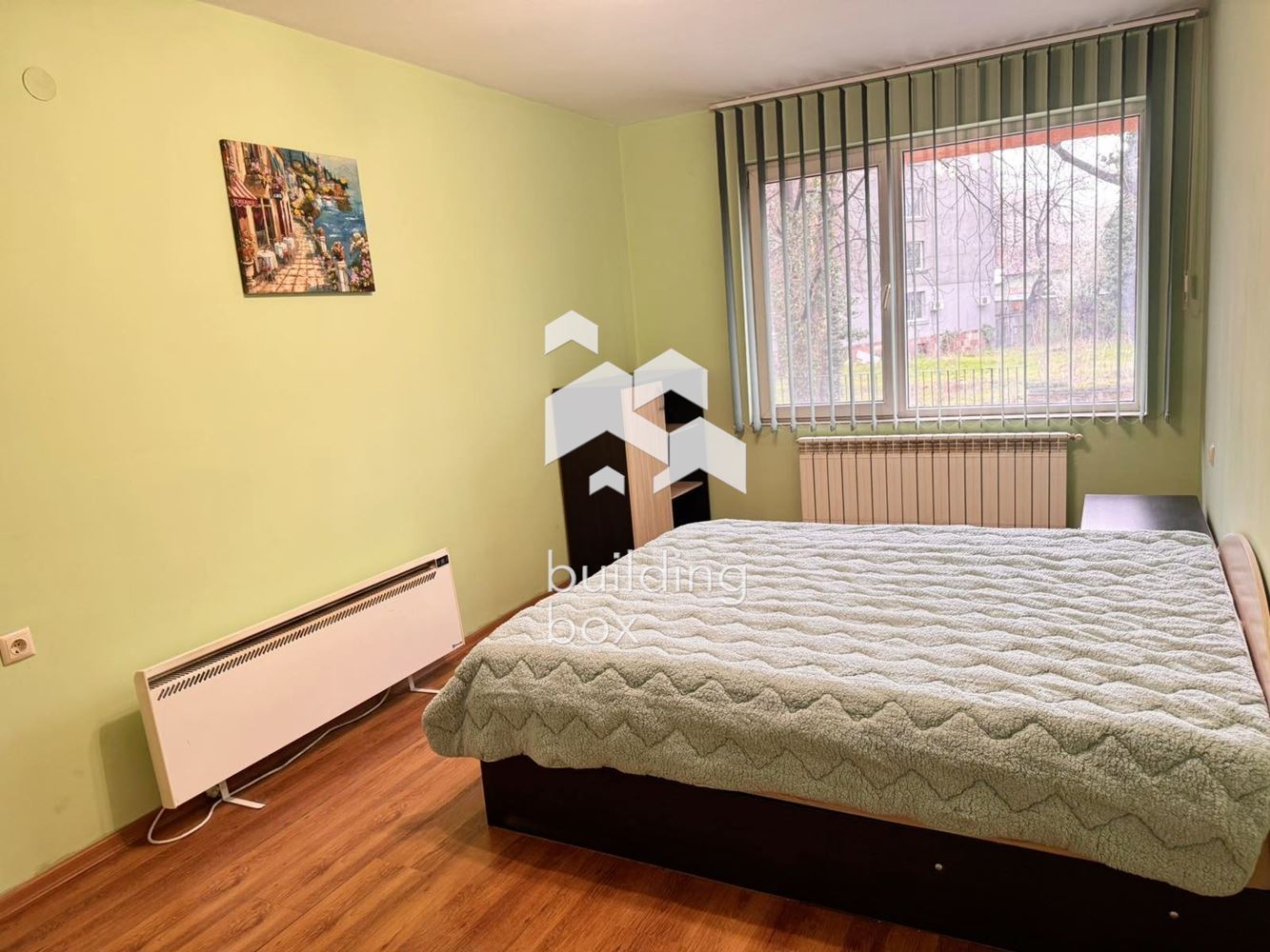 Просторен и светъл тристаен апартамент в кв. Оборище - 0