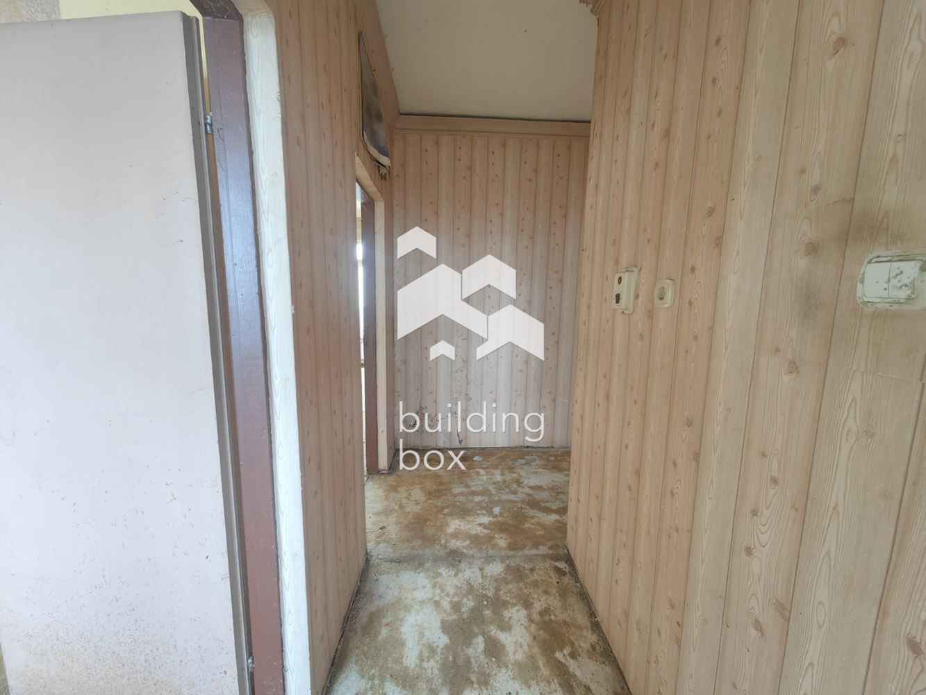 Тристаен саниран апартамент до Ефир 100 - 0