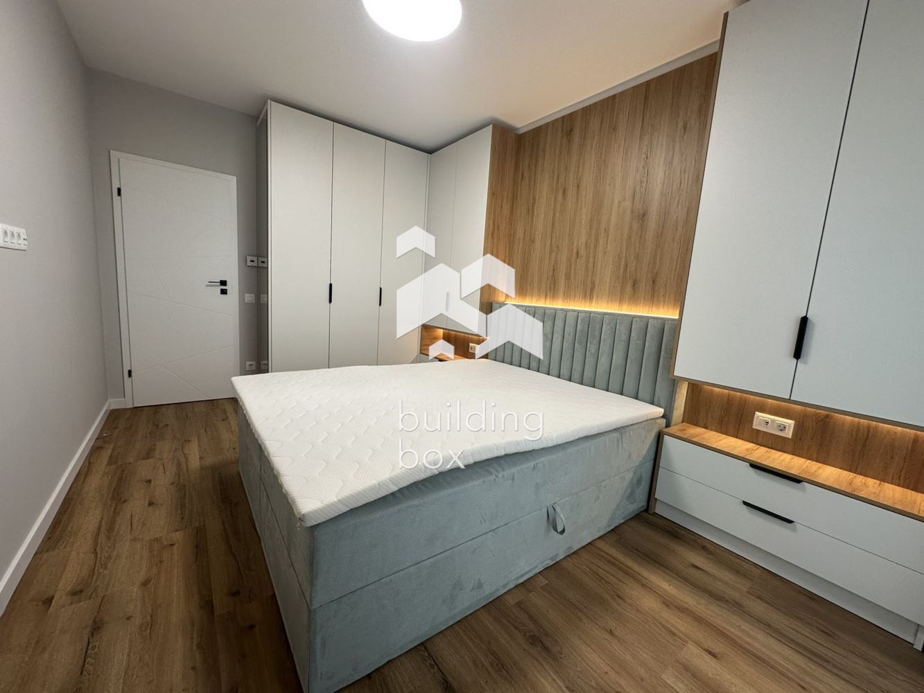 Дизайнерски двустаен апартамент в Ирис парк - 0