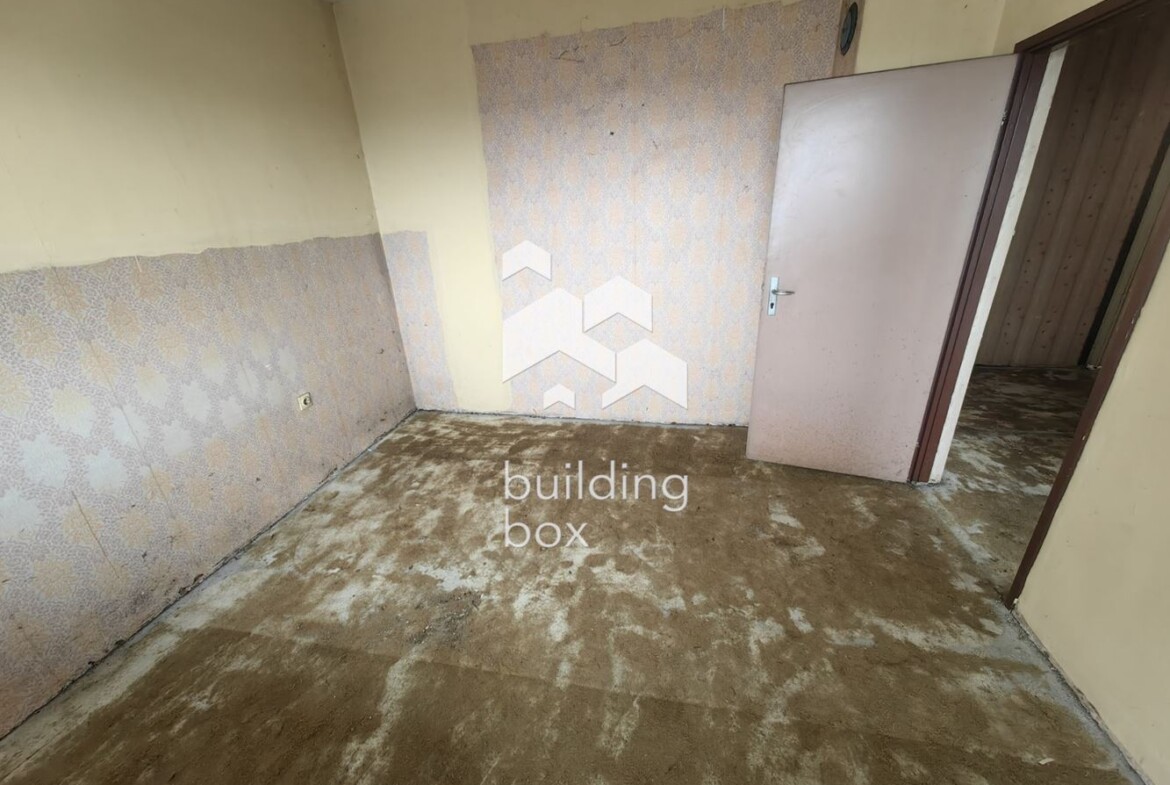 Тристаен саниран апартамент до Ефир 100 - 0