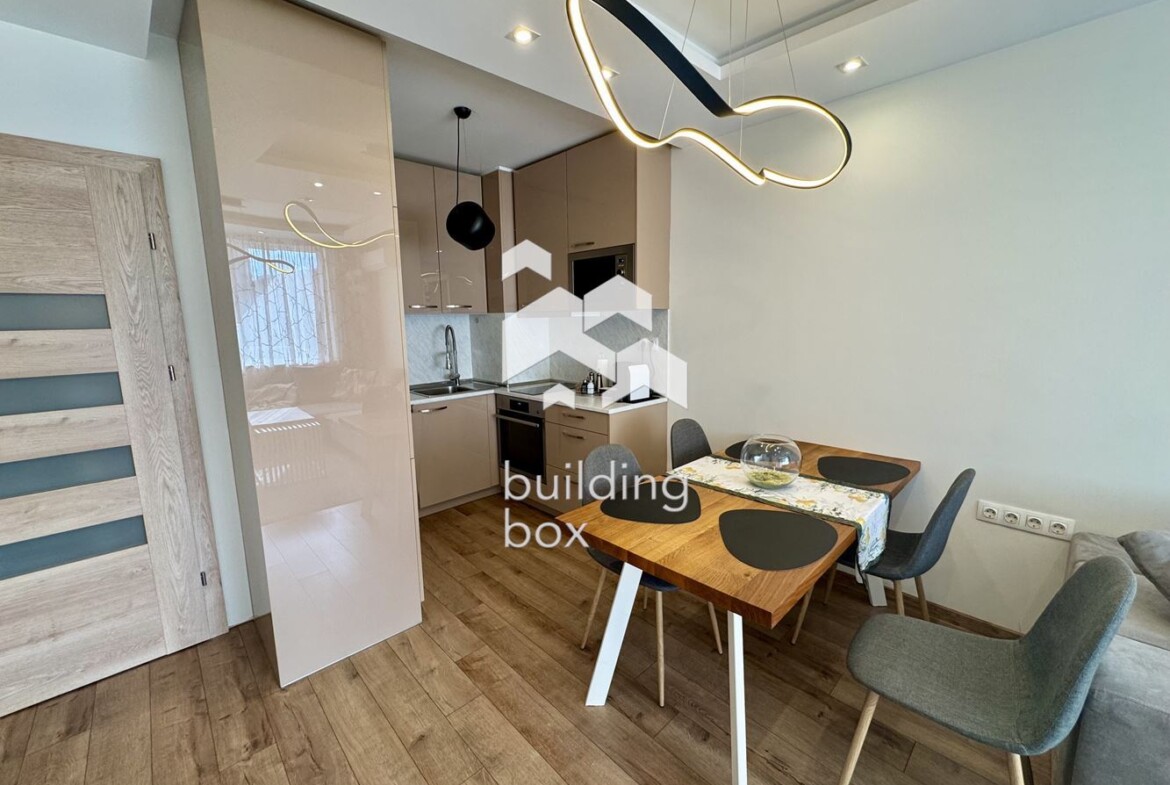 Луксозен двустаен в Центъра - 0