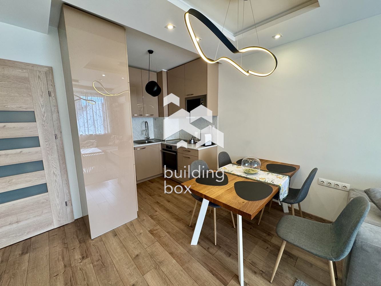 Луксозен двустаен в Центъра - 0