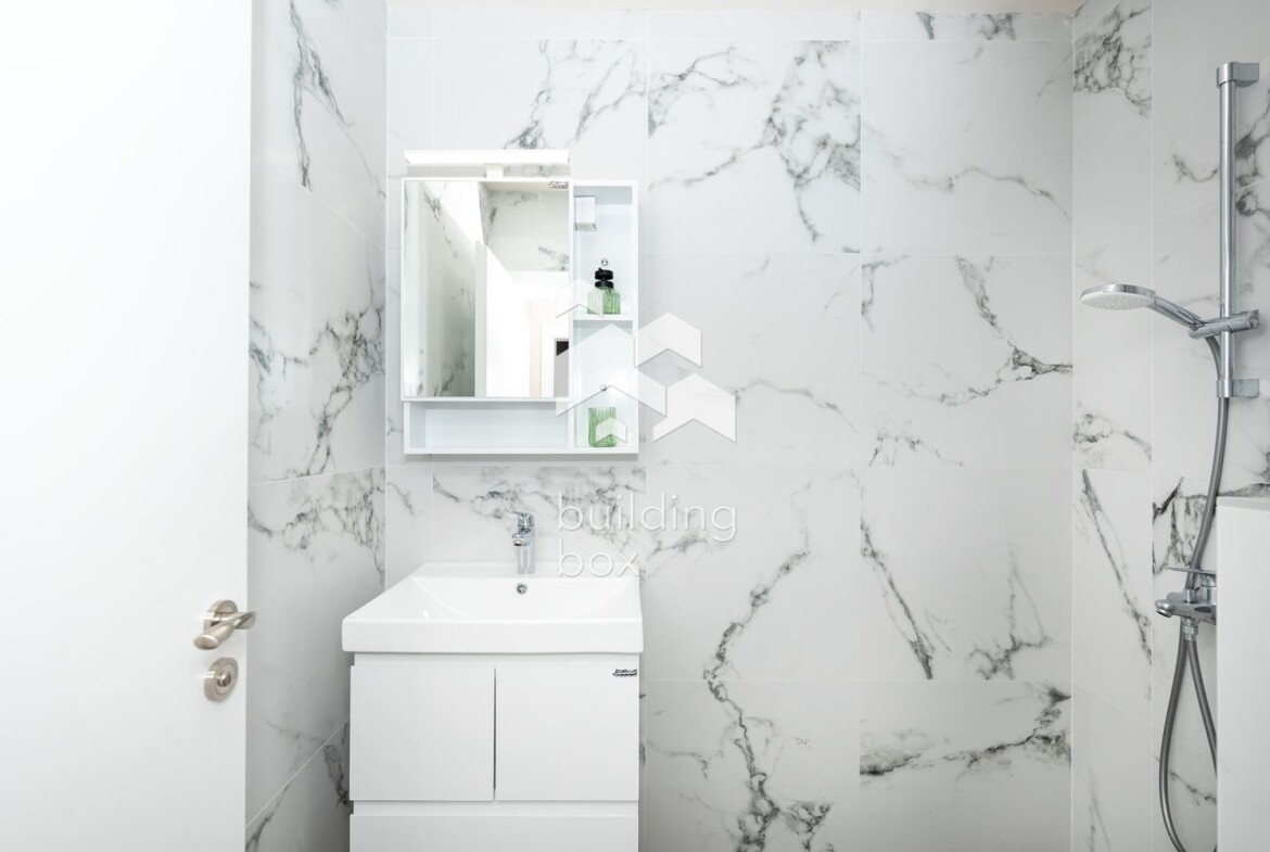 Двустаен обзаведен апартамент - кв. Христо Смирненски - 0