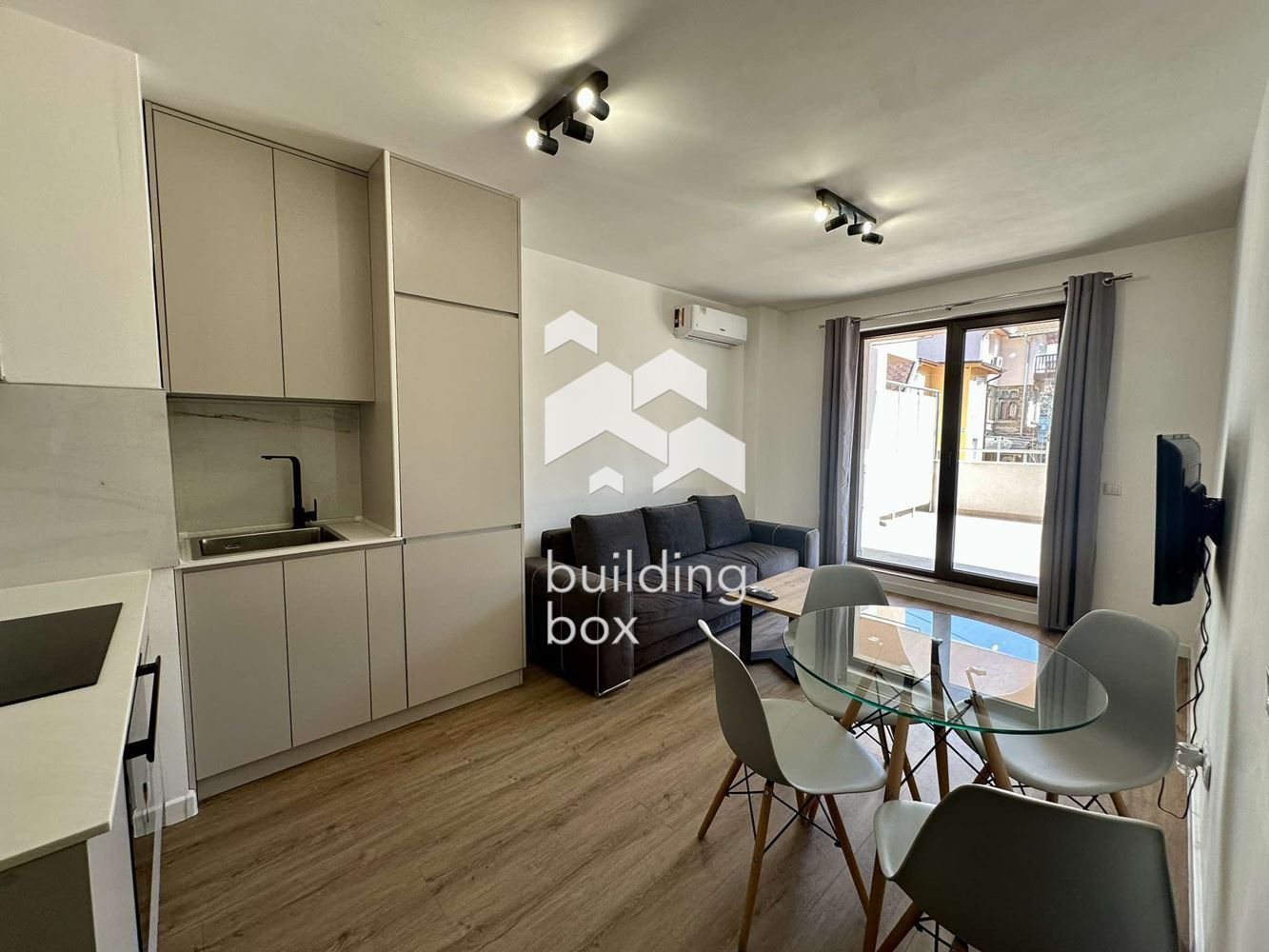 Модерно завършен двустаен апартамент в Центъра - 0