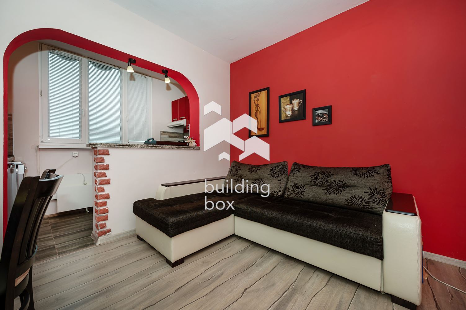 Четиристаен апартамент след ремонт в кв. Кючук Париж.