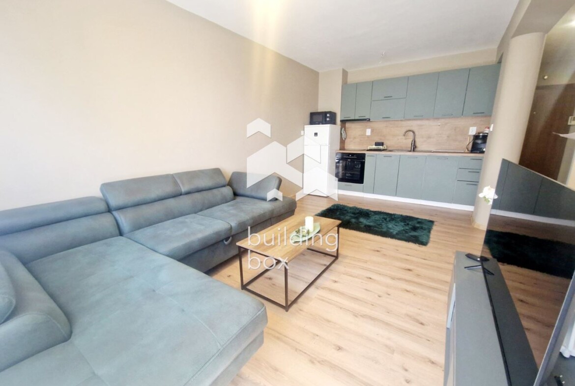 Просторен и светъл тристаен апартамент в кв. Банишора - 0