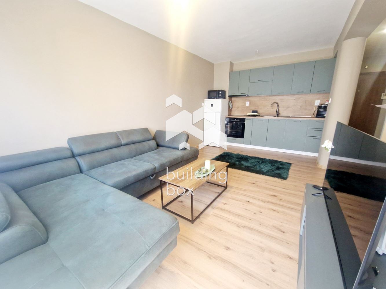 Просторен и светъл тристаен апартамент в кв. Банишора