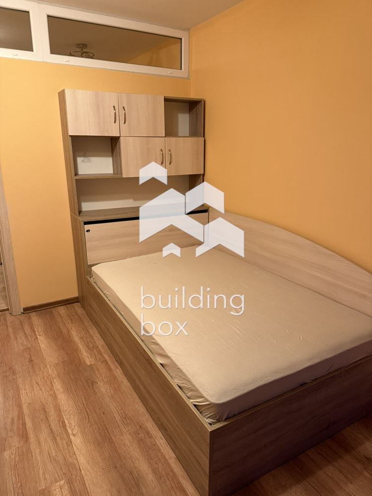 Маломерен Тристаен апартамент в Кръстова Вада - 0