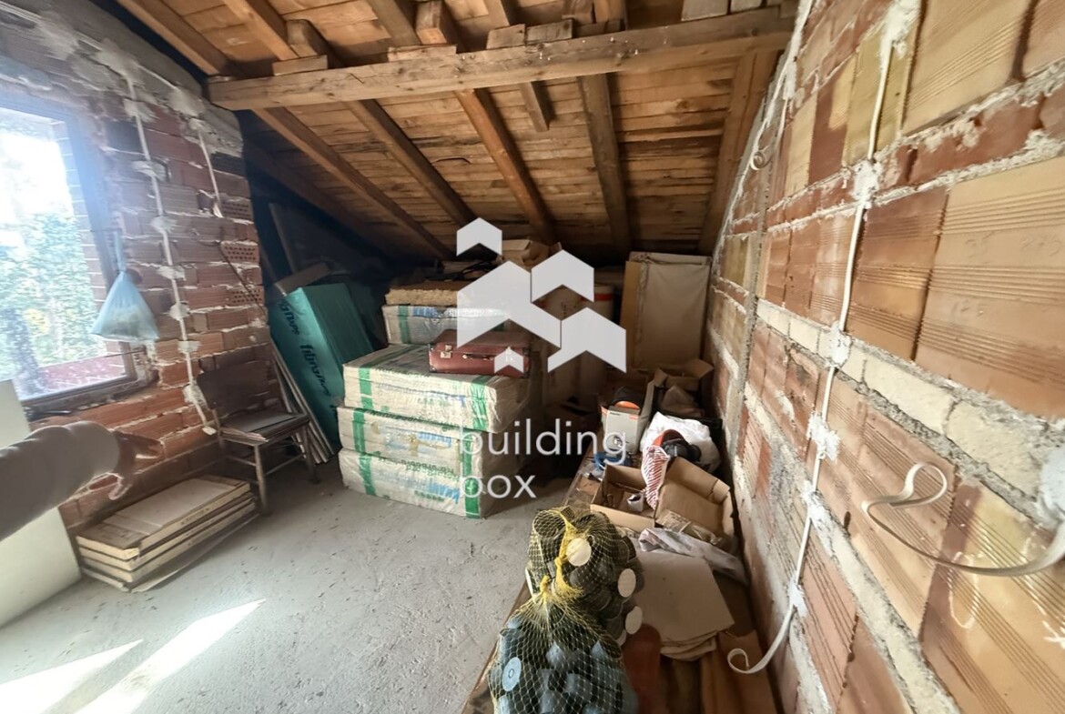 Къща с потенциал за дом или доход - местност Бяла Черква, над хижа Здравец - 0