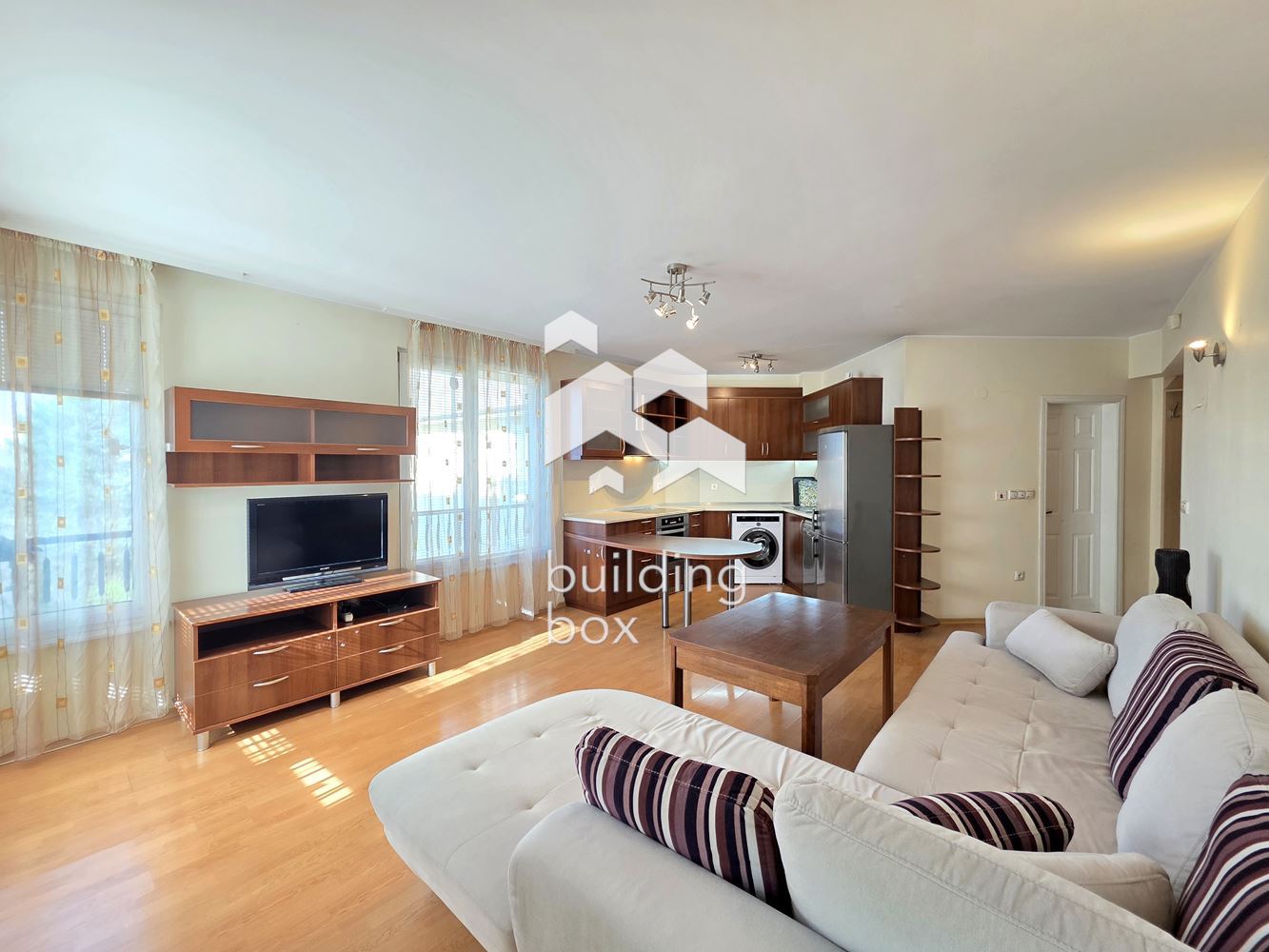 Просторен и семеен тристаен апартамент в кв. Гео Милев