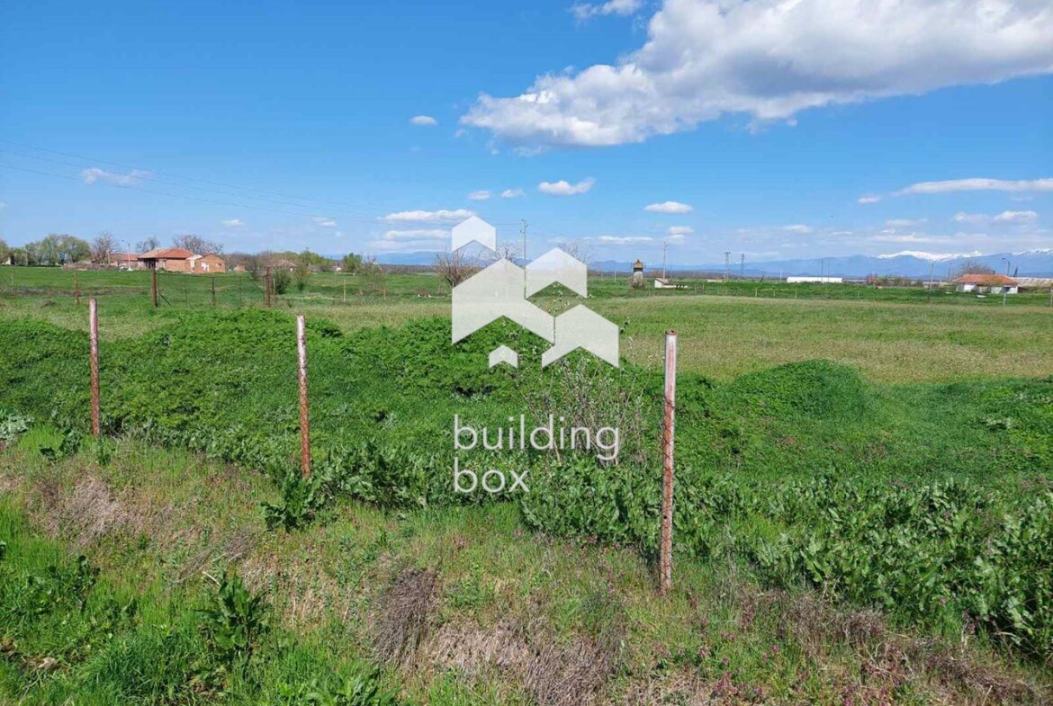 Парцел на главен път - 0