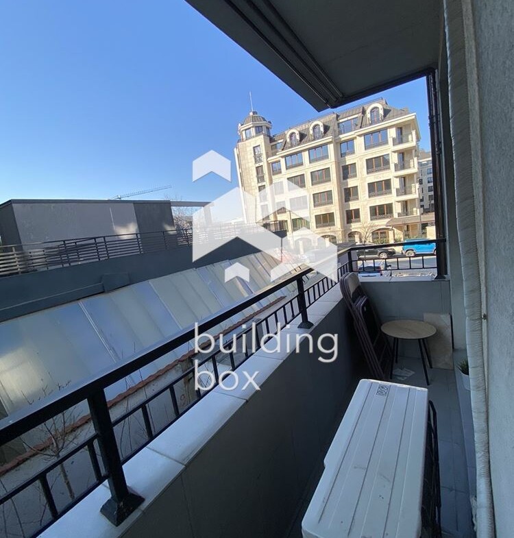 Маломерен Тристаен апартамент в Кръстова Вада - 0