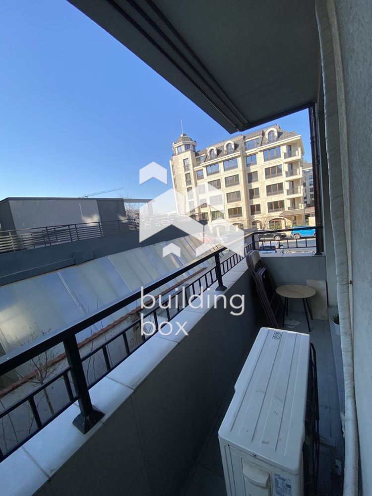 Маломерен Тристаен апартамент в Кръстова Вада - 0