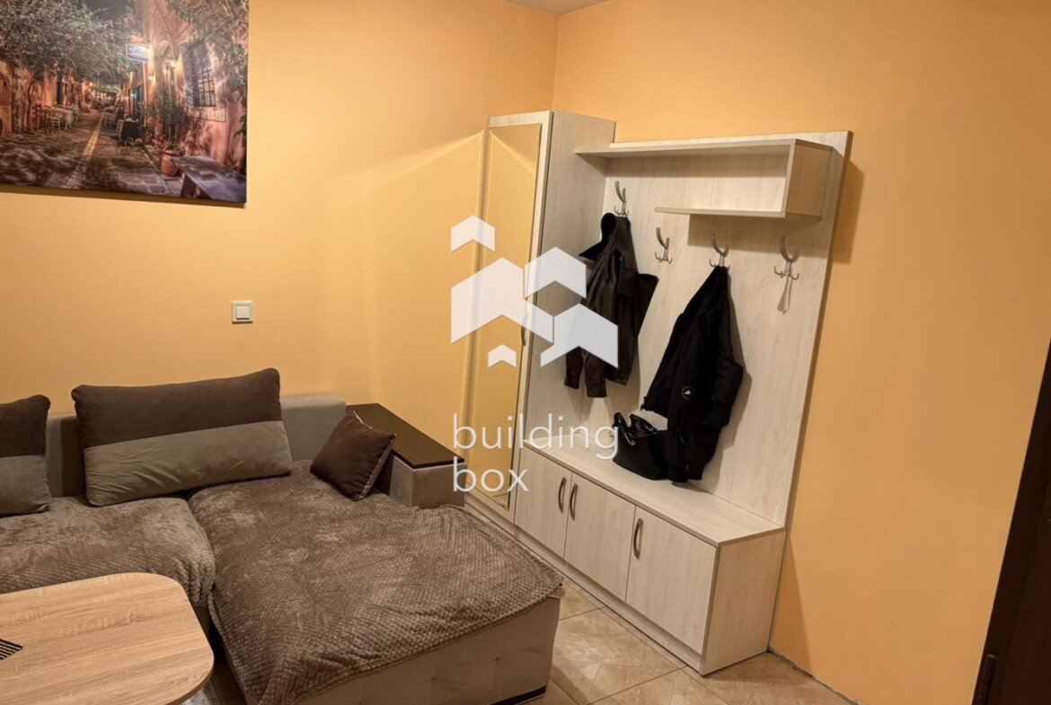 Маломерен Тристаен апартамент в Кръстова Вада - 0