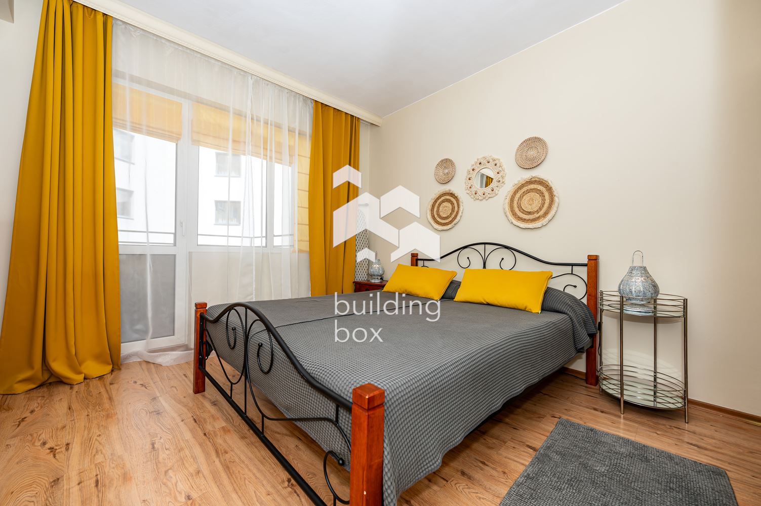 Тристаен апартамент в сърцето на кв. Кършияка до “Холидей Ин” и “БИЛЛА”