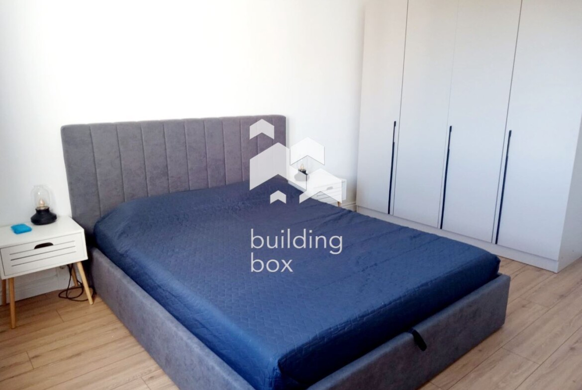 Просторен и светъл тристаен апартамент в кв. Модерно предградие - 0