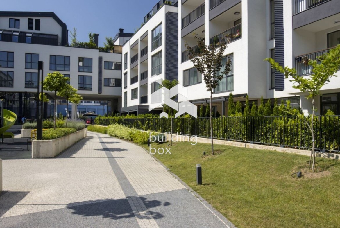 Просторен мезонет в затворен комплекс в Кръстова вада - 0