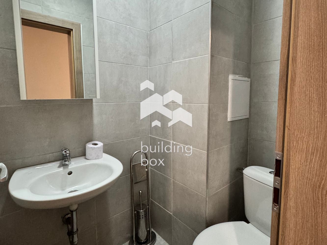 Многостаен апартамент в затворен комплекс в кв. Кръстова вада - 0