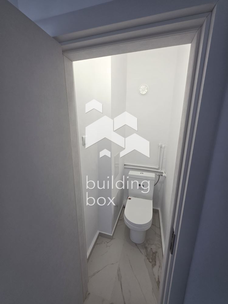 Ремонтиран тристаен апартамент с панорамна гледка - 0