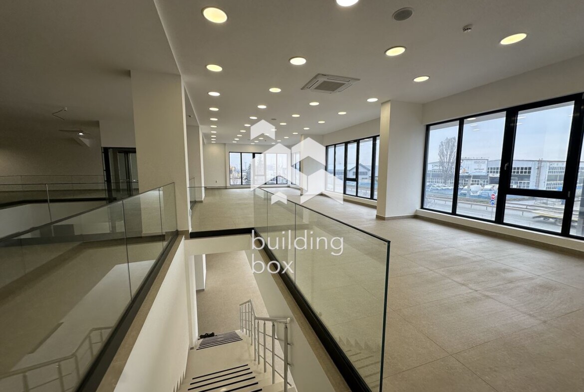 Сграда с потенциал на първа линия на бул. Европа - 0