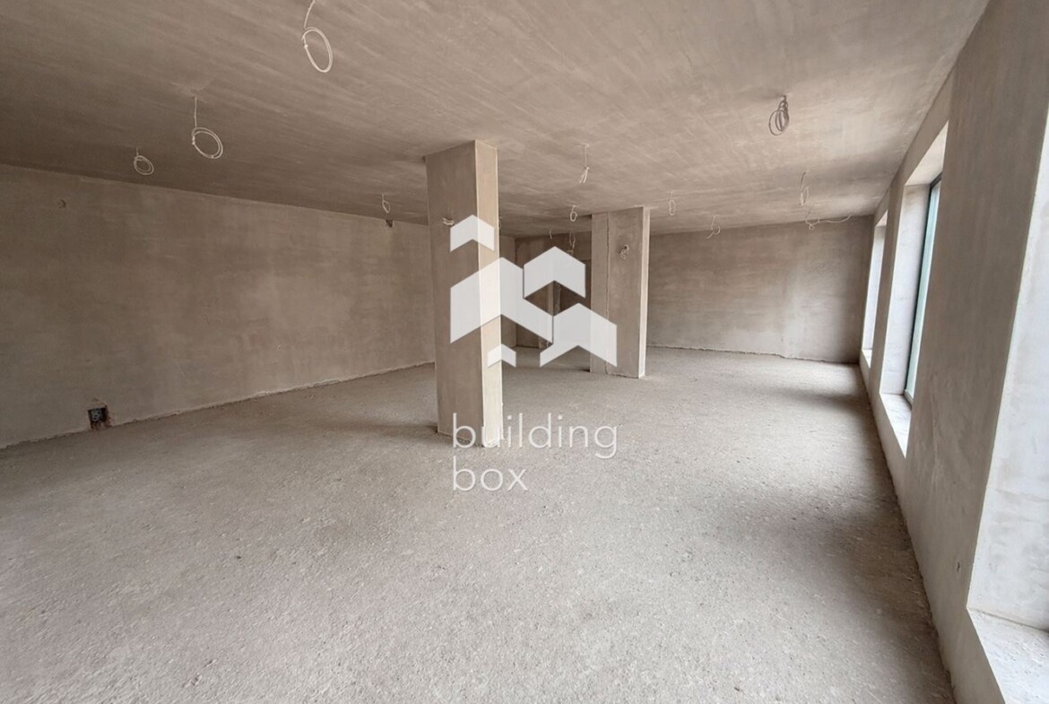 Помещение със статут на офис в кв. Дружба - 0