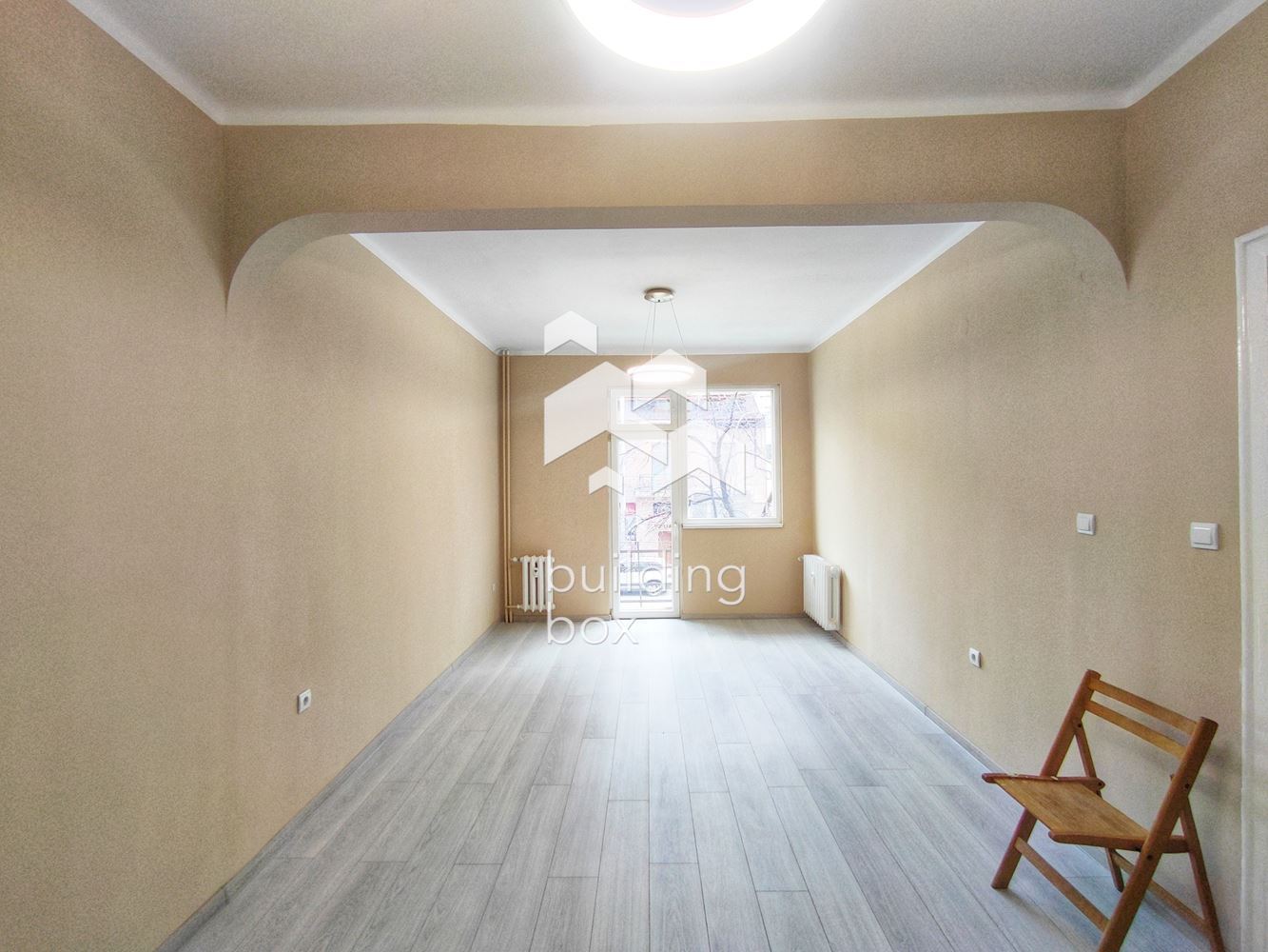 Светъл освежен двустаен апартамент/ офис на бул. Христо Ботев