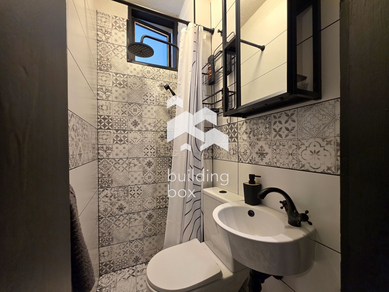 Гарсониера - ж.к. Лев Толстой - 0