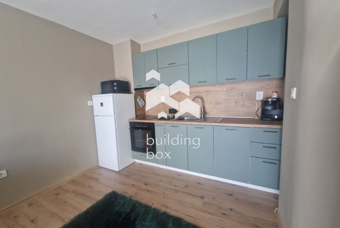 Просторен и светъл тристаен апартамент в кв. Банишора - 0