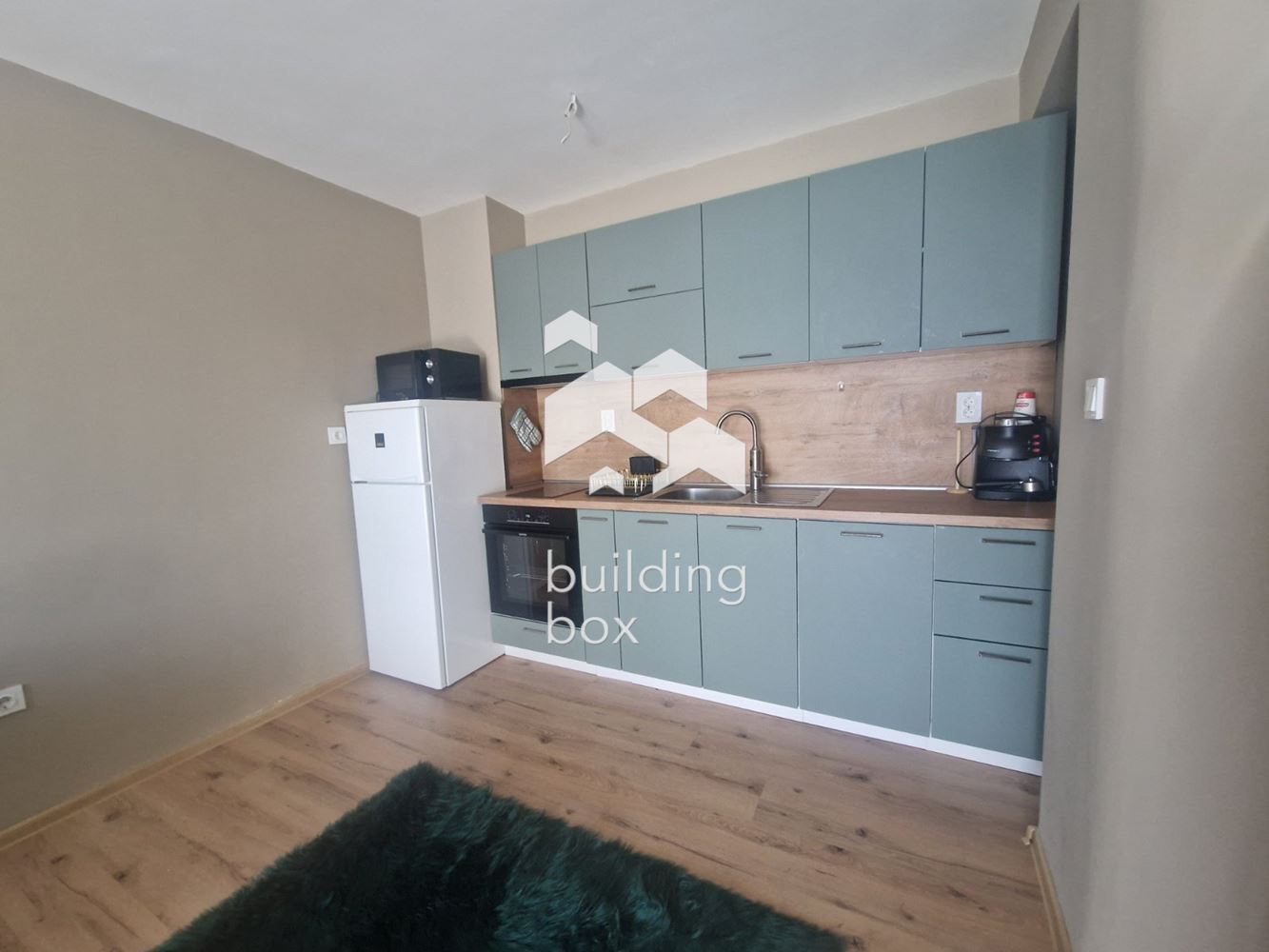 Просторен и светъл тристаен апартамент в кв. Банишора - 0