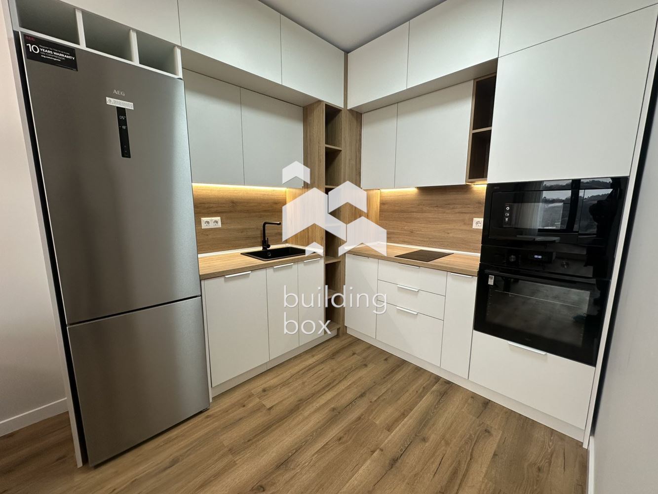 Дизайнерски двустаен апартамент в Ирис парк - 0