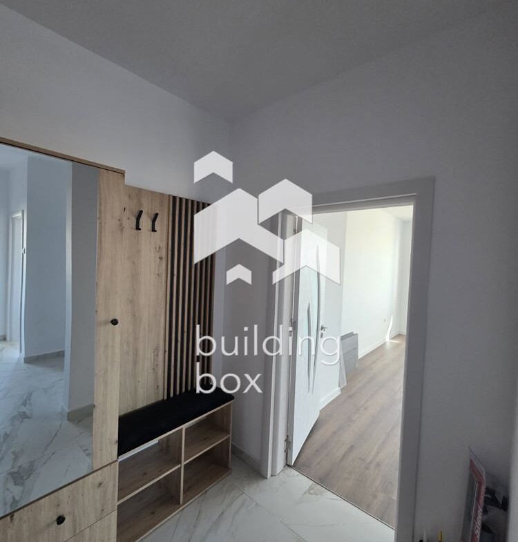 Ремонтиран тристаен апартамент с панорамна гледка - 0