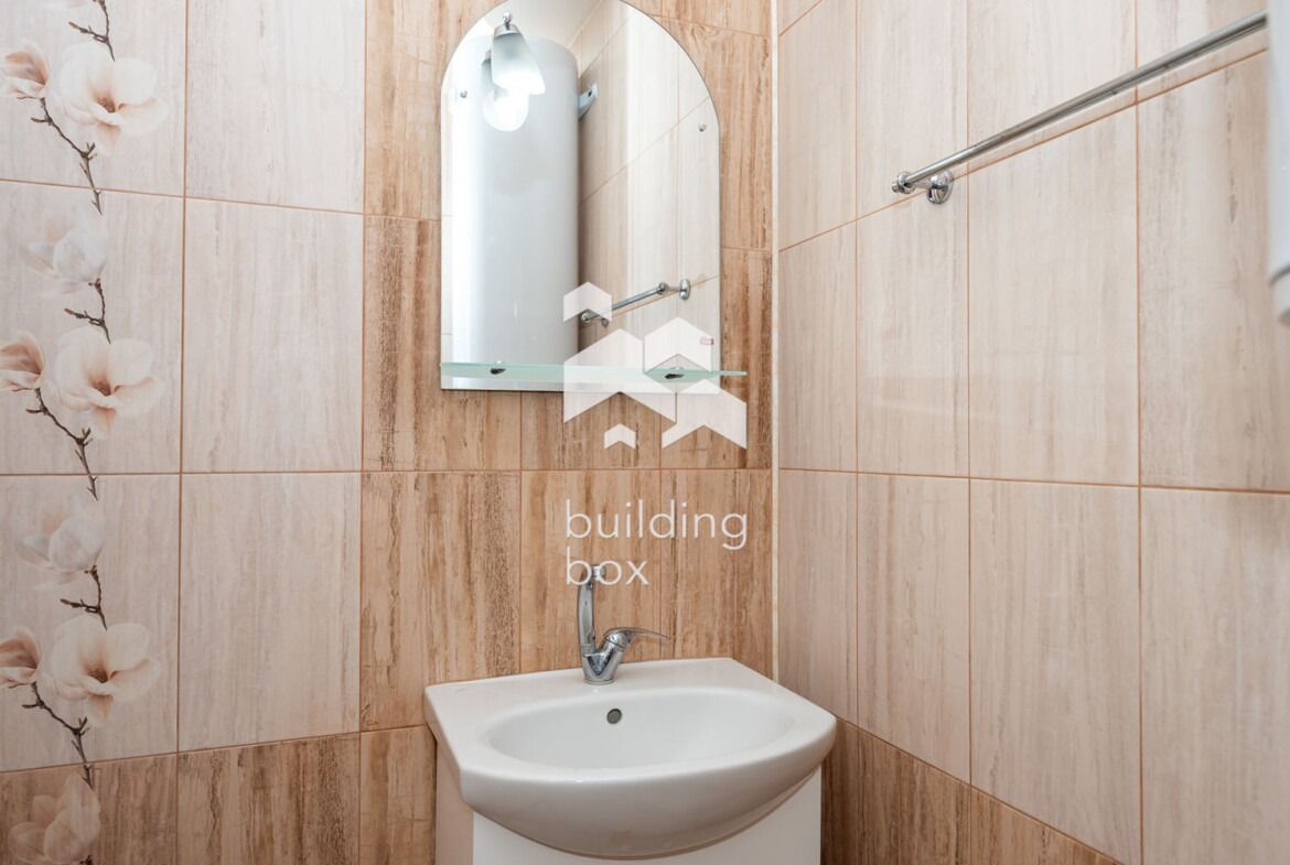 Тристаен обзаведен апартамент - 0