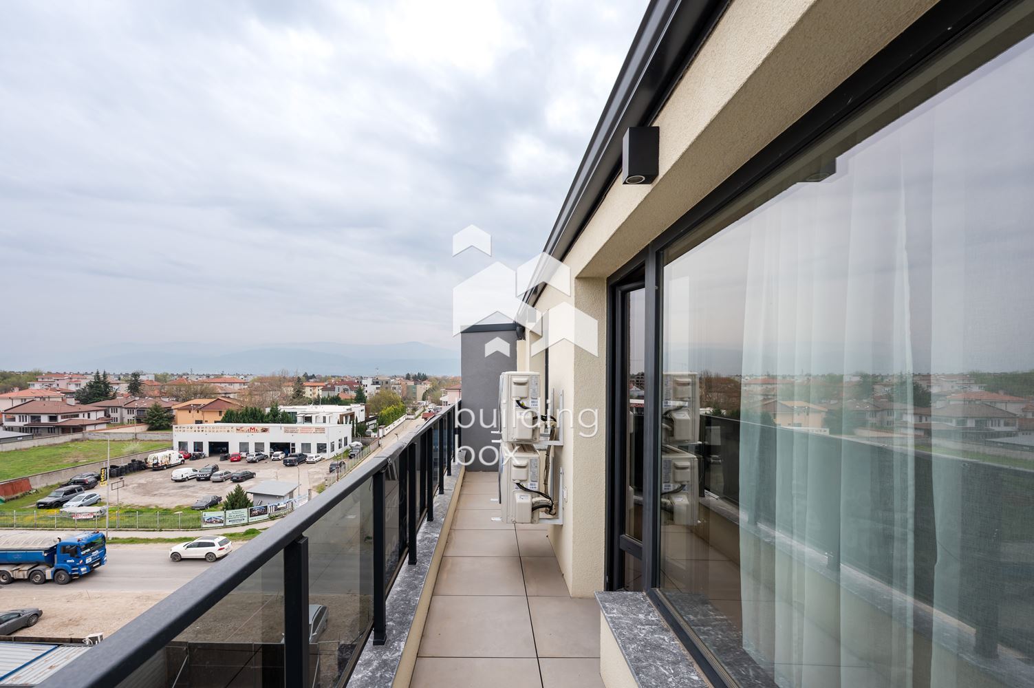 Двустаен обзаведен апартамент - кв. Христо Смирненски - 0