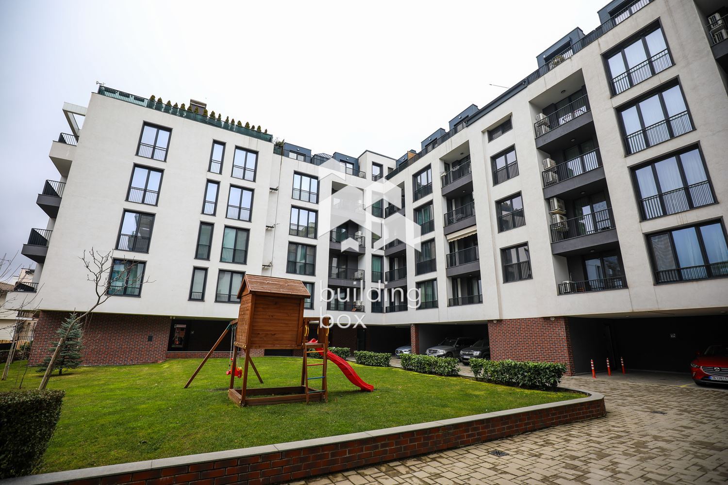 Тристаен апартамент - кв. Кръстова вада - 0