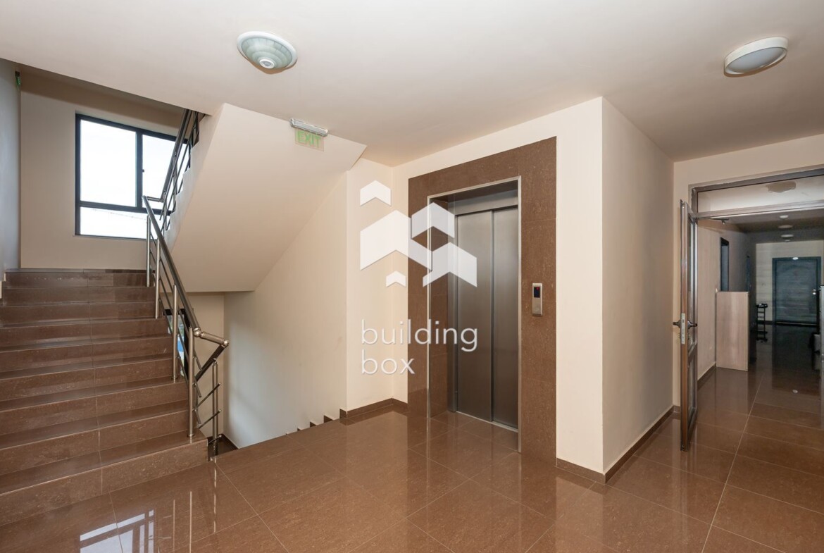 Тристаен обзаведен апартамент - 0