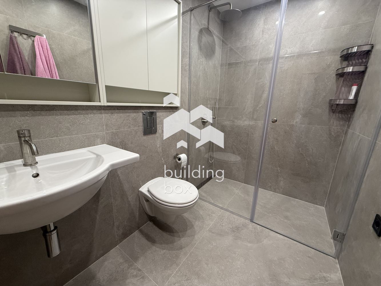 Многостаен апартамент с шест спални - 0