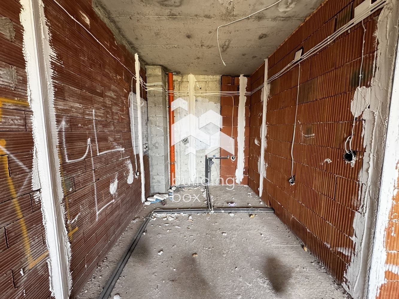 Инвестиционен двустаен апартамент - кв. Витоша - 0