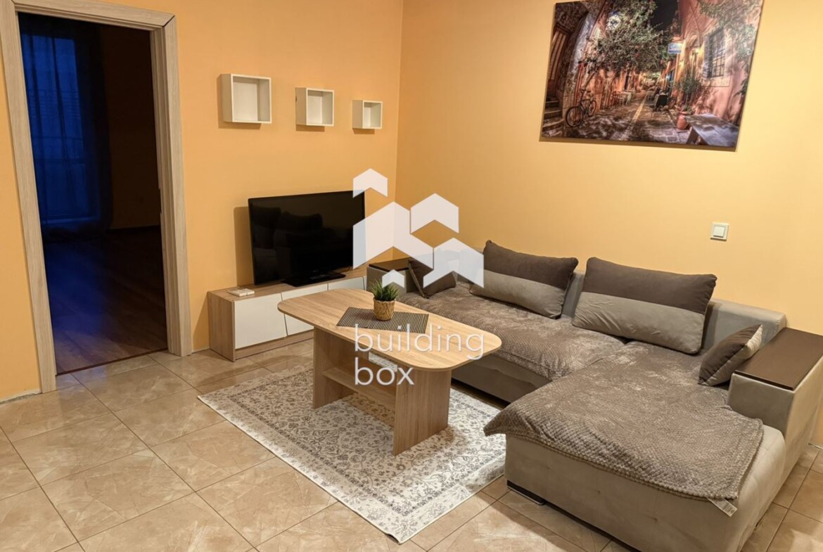 Маломерен Тристаен апартамент в Кръстова Вада - 0