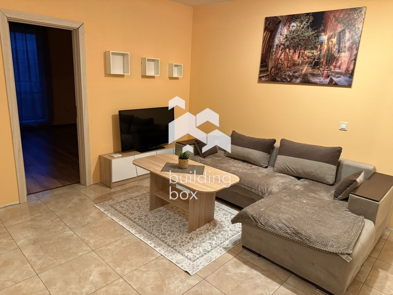 Маломерен Тристаен апартамент в Кръстова Вада - 0