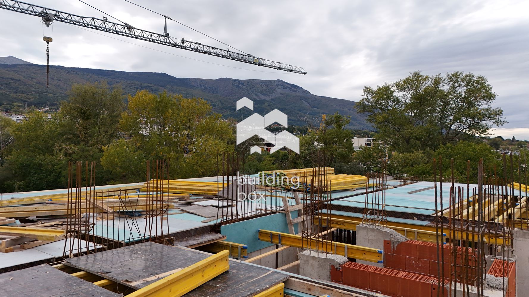 Четиристаен апартамент с 360 градусова гледка - 0