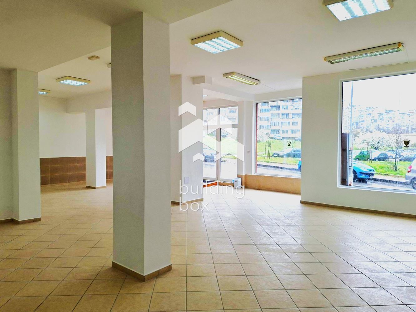 Голям функционален офис в кв.Владислав Варненчик