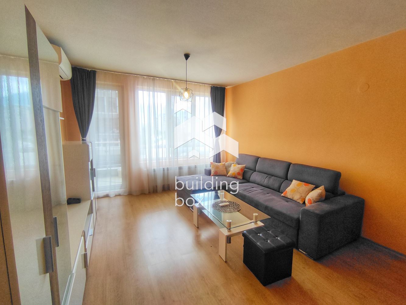 Уютен двустаен апартамент до Бизнес парк