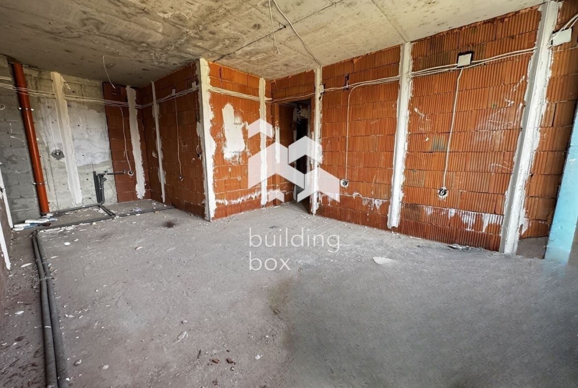 Инвестиционен двустаен апартамент - кв. Витоша - 0