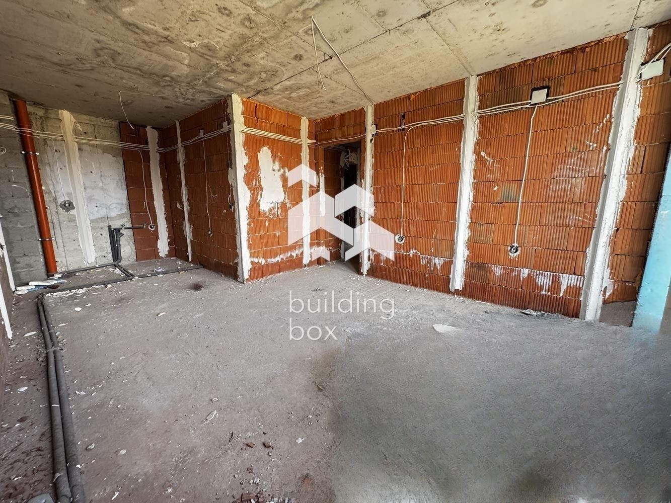 Инвестиционен двустаен апартамент - кв. Витоша - 0