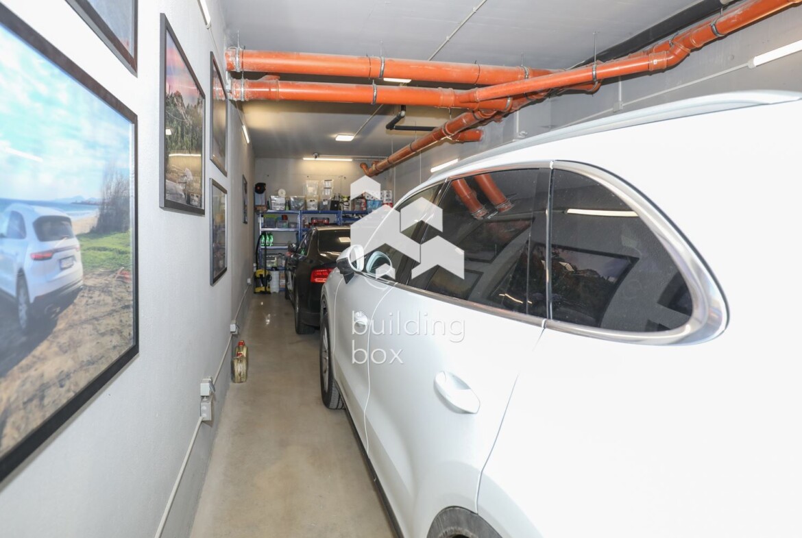 Тристаен апартамент - кв. Кръстова вада - 0