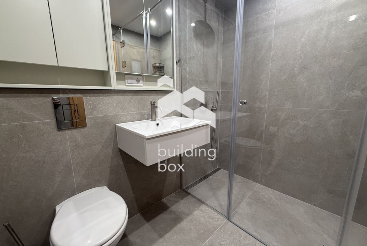 Многостаен апартамент с шест спални - 0