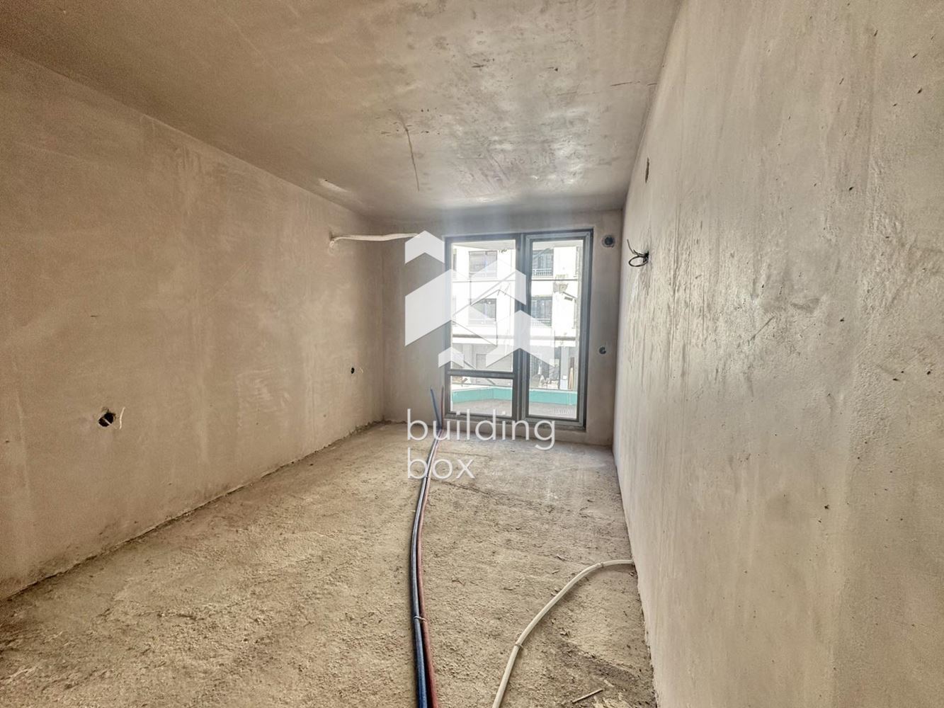 Просторен тристаен апартамент до метростанция „Надежда“ - 0