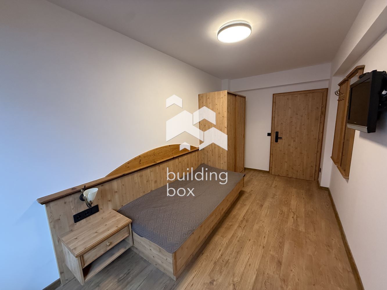 Многостаен апартамент с шест спални - 0