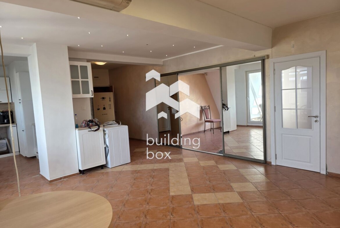 Тристаен апартамент - кв. Стрелбище - 0